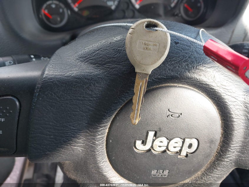 1J4GL48K95W535863 2005 JEEP LIBERTY (NORTH AMERICA) photo no. 11