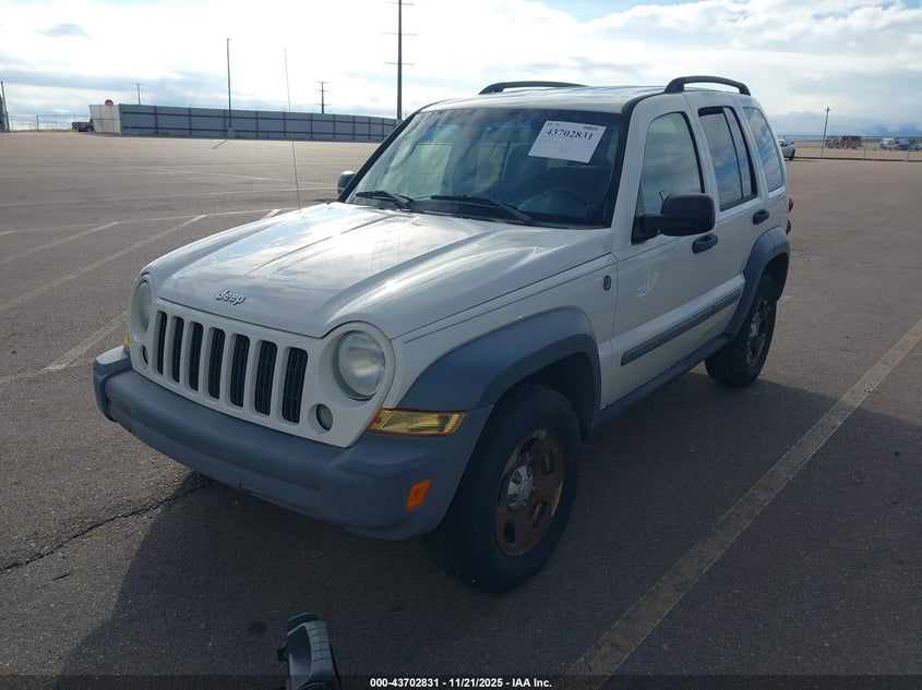 1J4GL48K95W535863 2005 JEEP LIBERTY (NORTH AMERICA) photo no. 2