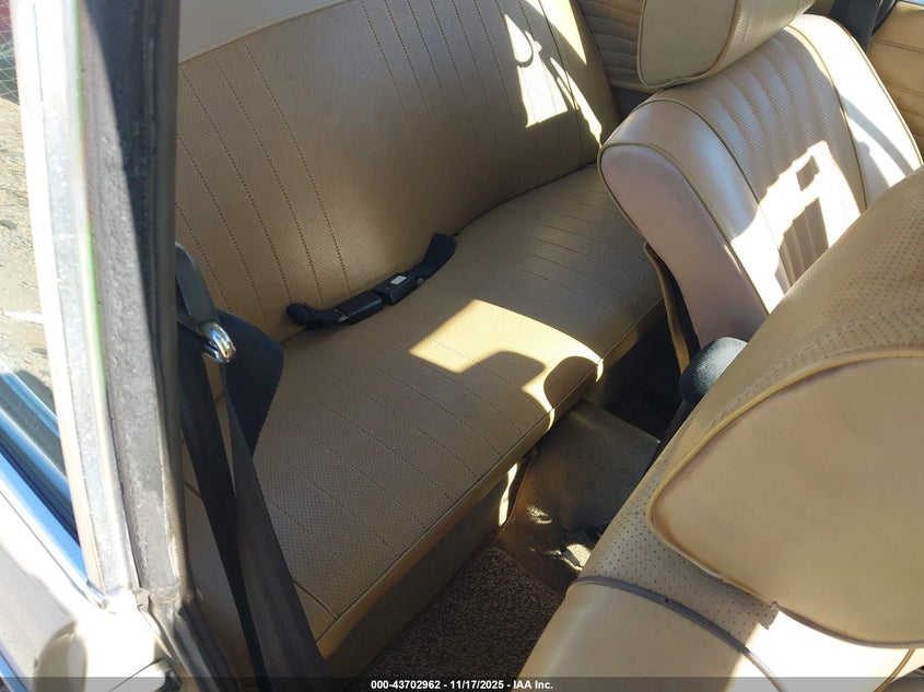 1975 BMW 2 Series VIN: 00000000002381673 Lot: 43702962