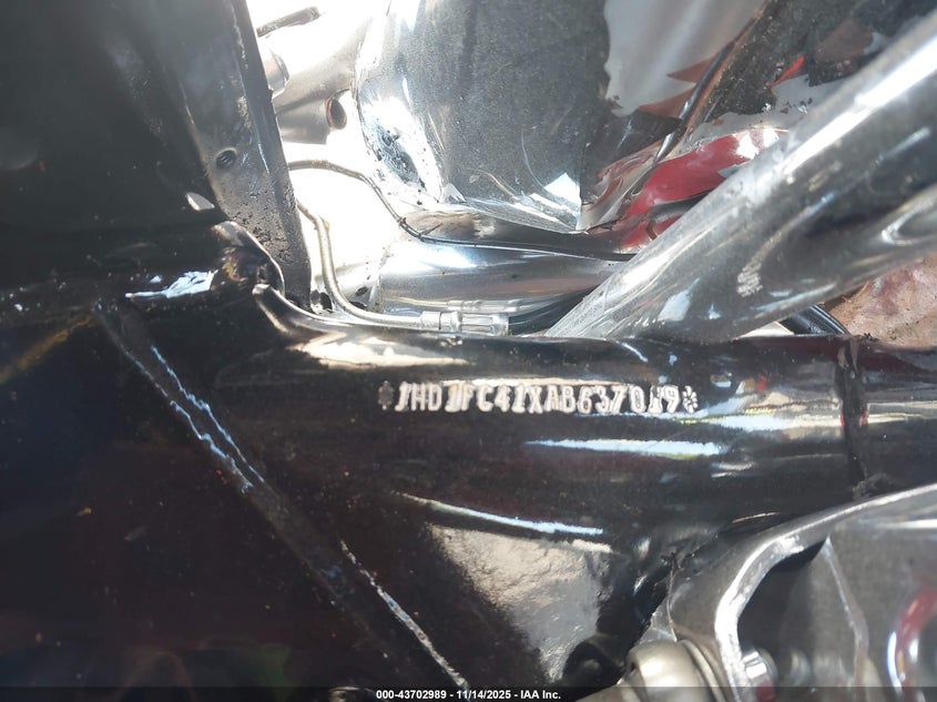 2010 Harley-Davidson Flhtcu VIN: 1HD1FC41XAB637019 Lot: 43702989