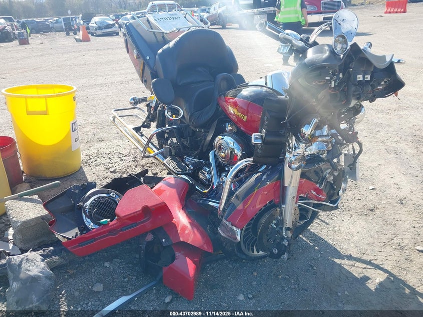 2010 Harley-Davidson Flhtcu VIN: 1HD1FC41XAB637019 Lot: 43702989