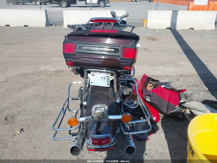 2010 Harley-Davidson Flhtcu VIN: 1HD1FC41XAB637019 Lot: 43702989