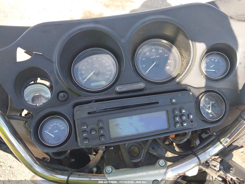 2010 Harley-Davidson Flhtcu VIN: 1HD1FC41XAB637019 Lot: 43702989