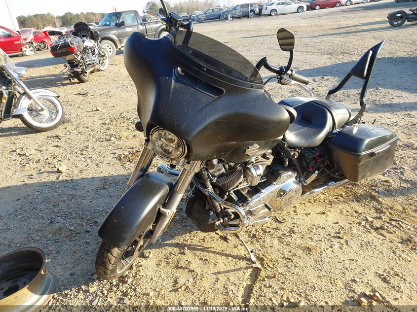 1HD1KRP16NB639334 2022 HARLEY-DAVIDSON STREET GLIDE photo no. 2