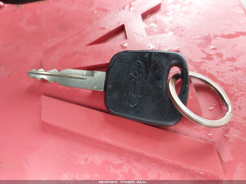 2000 Ford F-150 Lariat/Work Series/Xl/Xlt VIN: 1FTRX17L1YNA50154 Lot: 43703016