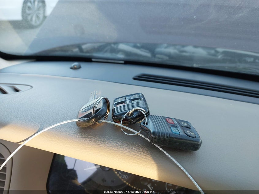 2007 Mercury Grand Marquis Ls VIN: 2MEFM75V17X627134 Lot: 43703020