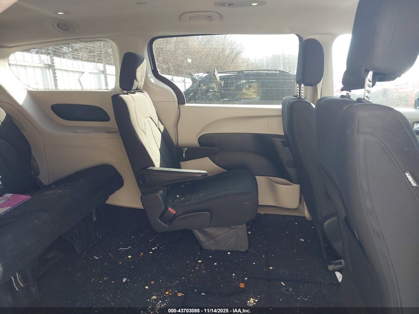 2017 Chrysler Pacifica Touring VIN: 2C4RC1DG5HR654148 Lot: 43703086