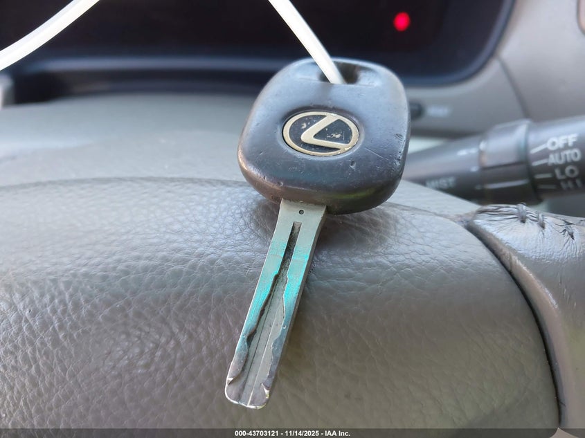 2002 Lexus Ls 430 VIN: JTHBN30F120058734 Lot: 43703121