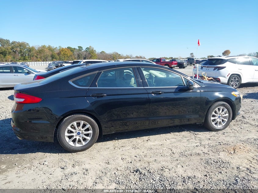2017 Ford Fusion S VIN: 3FA6P0G73HR236099 Lot: 43703158