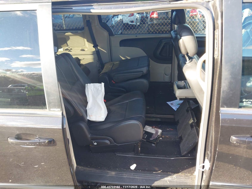 2014 Chrysler Town & Country Touring VIN: 2C4RC1BG4ER257027 Lot: 43703160