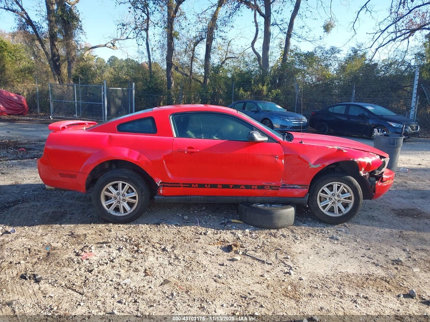 2006 Ford Mustang V6 VIN: 1ZVFT80N765135142 Lot: 43703175