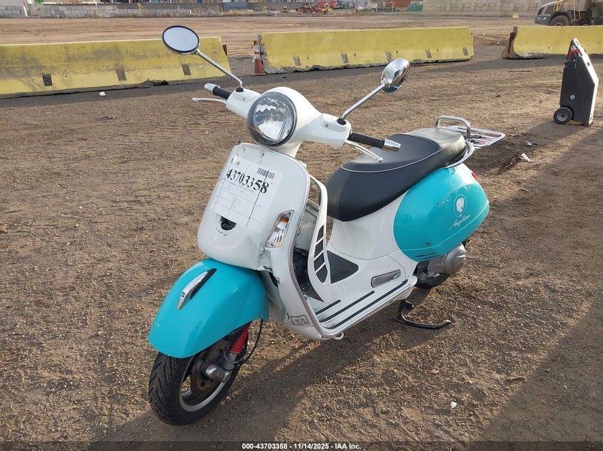 ZAPM459L5A5700549 2010 VESPA GTS photo no. 2