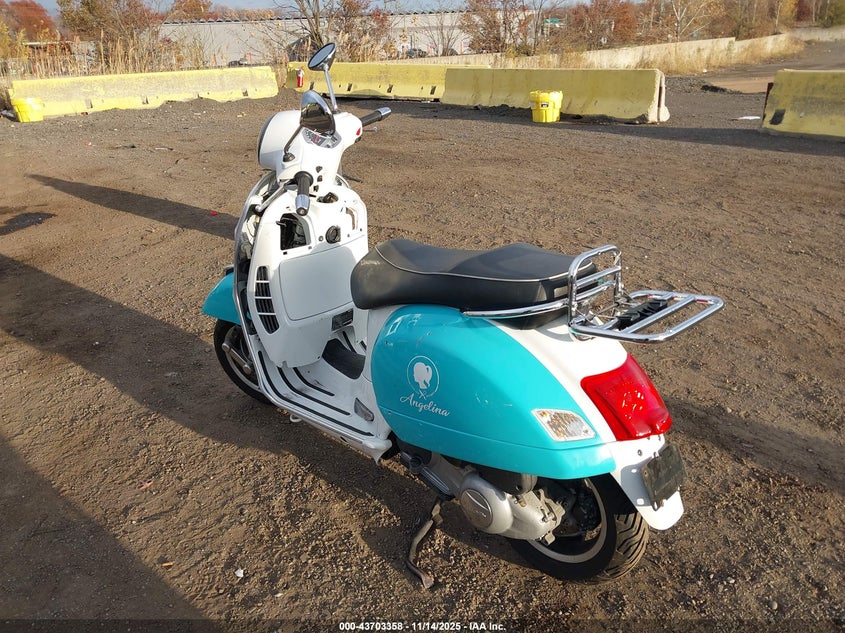 ZAPM459L5A5700549 2010 VESPA GTS photo no. 3