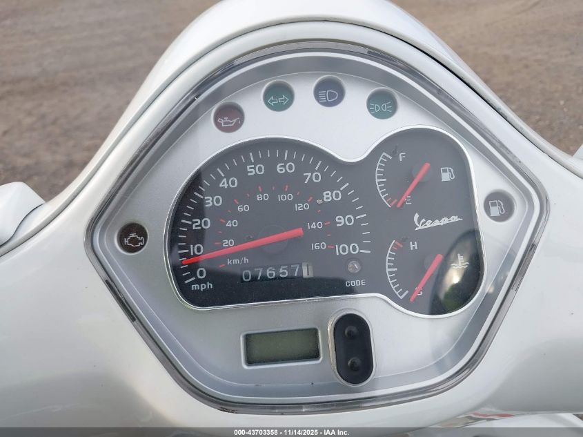 2010 Vespa Gts 300 Super VIN: ZAPM459L5A5700549 Lot: 43703358