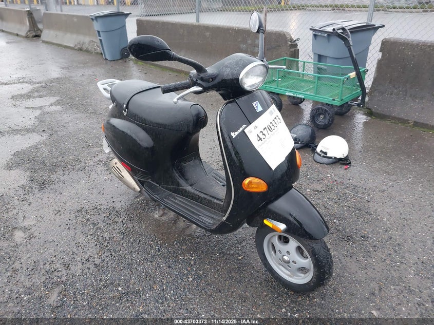 ZAPM198F515002809 2001 Vespa M198F auction photo 1