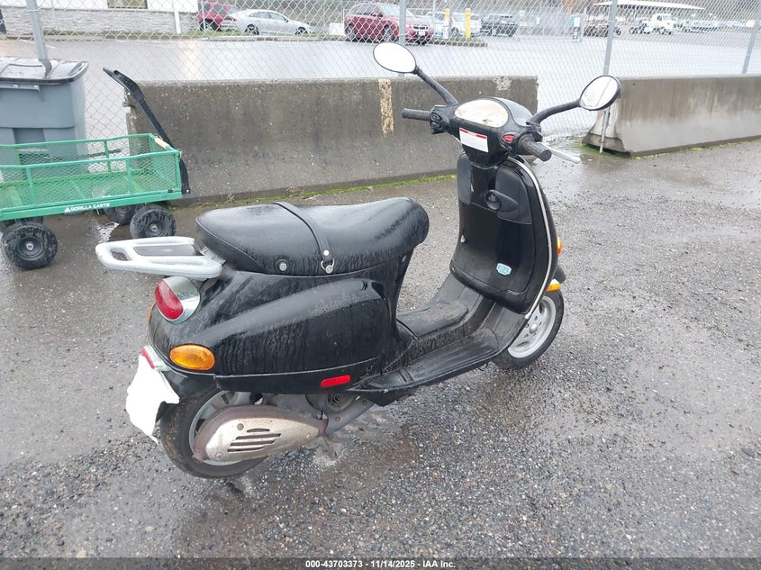 ZAPM198F515002809 2001 VESPA  photo no. 4
