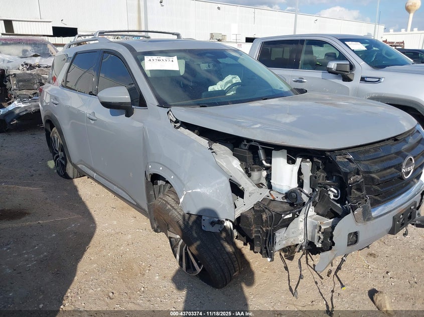 NISSAN PATHFINDER PLATINUM FWD