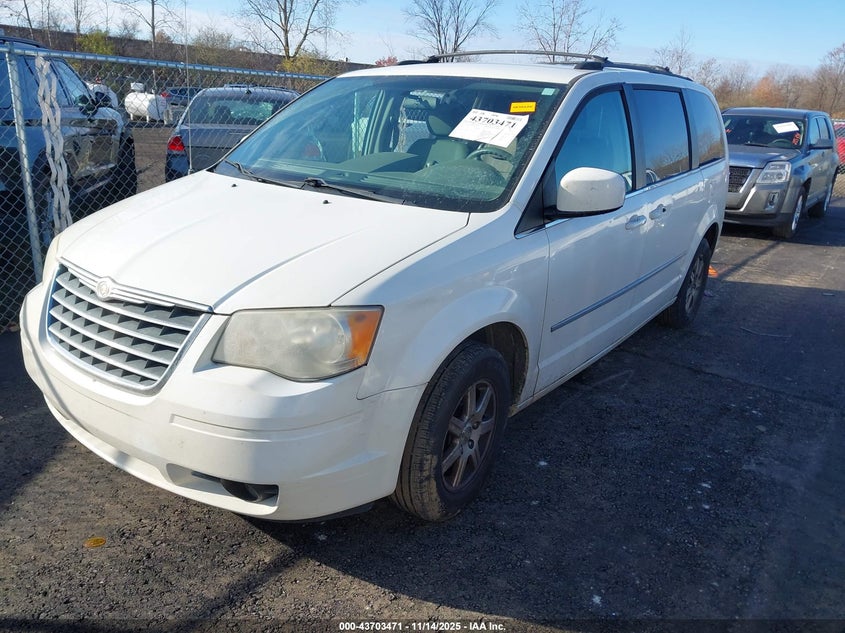 2A4RR5D14AR184003 2010 CHRYSLER TOWN & COUNTRY photo no. 2