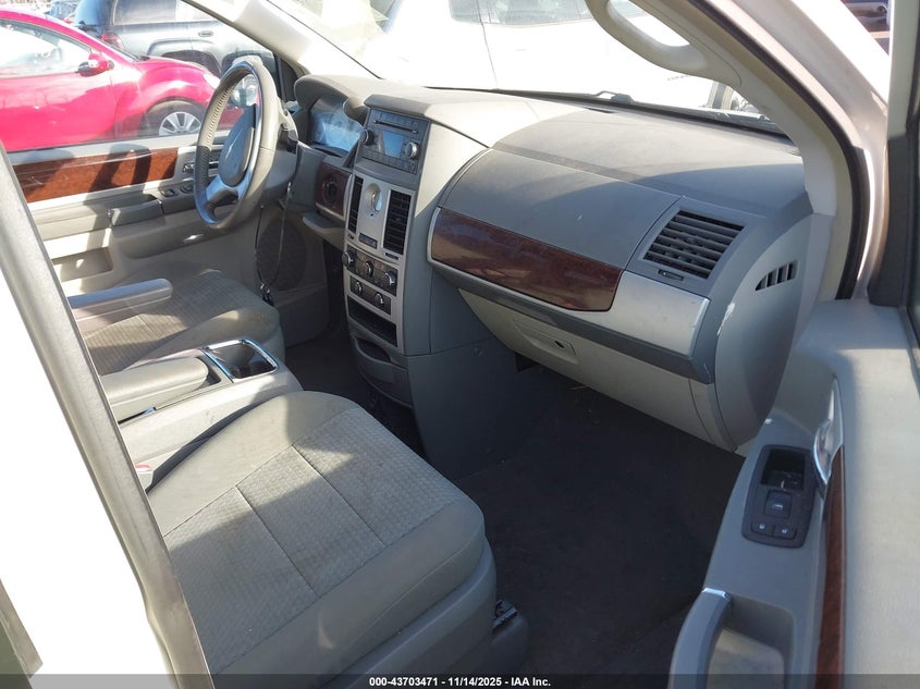 2A4RR5D14AR184003 2010 CHRYSLER TOWN & COUNTRY photo no. 5