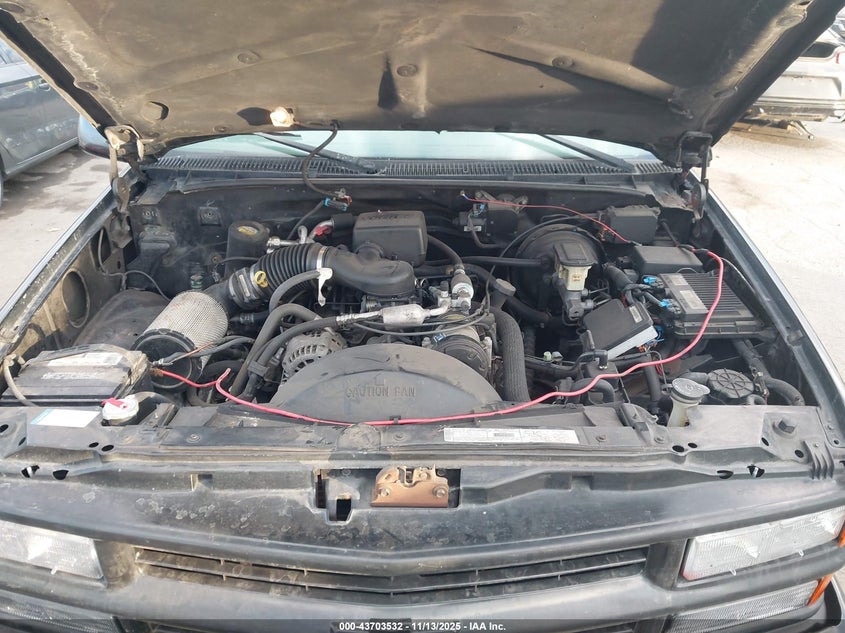 2000 Chevrolet Tahoe Limited VIN: 1GNEC13R9YR229966 Lot: 43703532