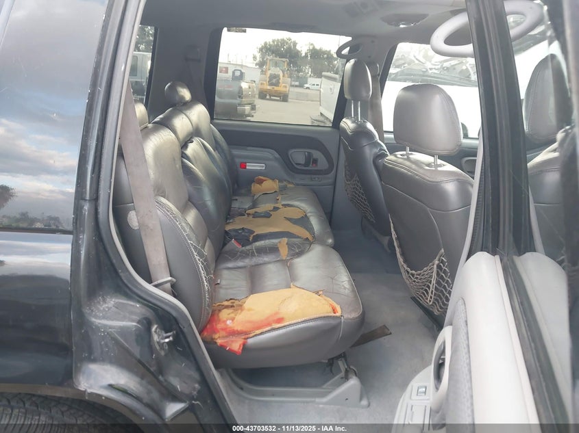 2000 Chevrolet Tahoe Limited VIN: 1GNEC13R9YR229966 Lot: 43703532