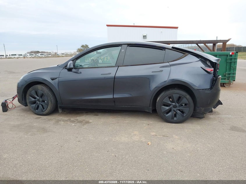 2024 Tesla Model Y Long Range Dual Motor All-Wheel Drive VIN: 7SAYGDEE1RA321795 Lot: 43703589