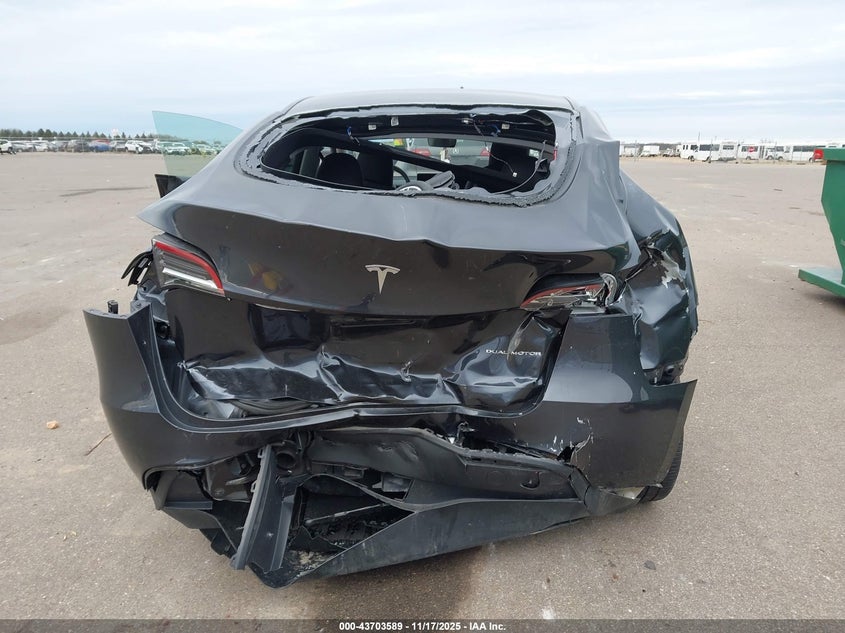 2024 Tesla Model Y Long Range Dual Motor All-Wheel Drive VIN: 7SAYGDEE1RA321795 Lot: 43703589