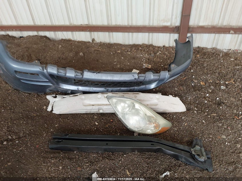 2004 Toyota Matrix Standard VIN: 2T1KR32E64C198846 Lot: 43703634