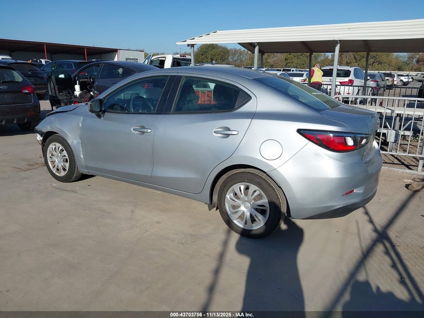 3MYDLBYV6KY502414 2019 TOYOTA YARIS photo no. 3