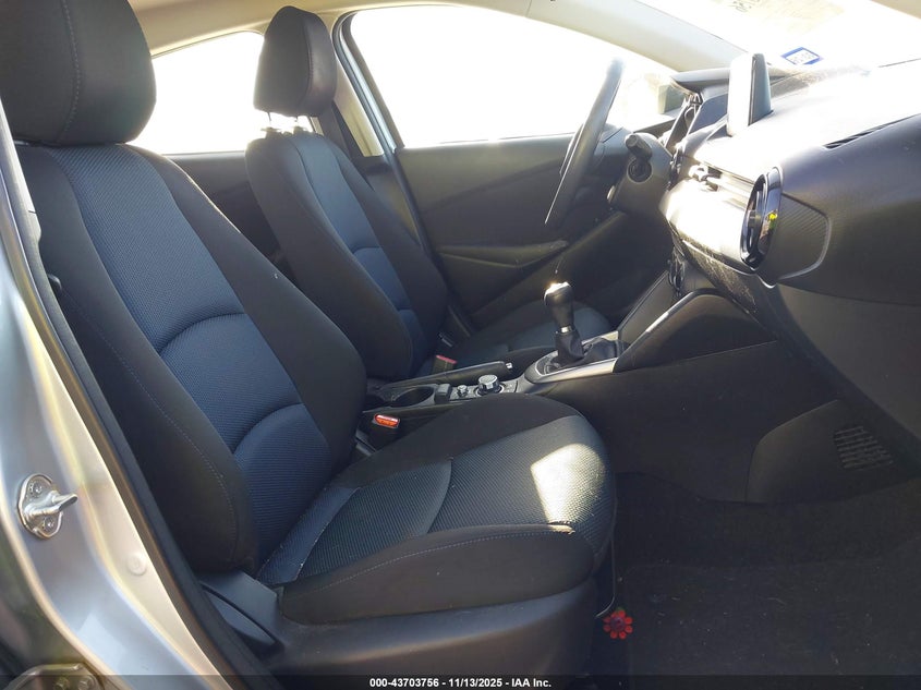 3MYDLBYV6KY502414 2019 TOYOTA YARIS photo no. 5