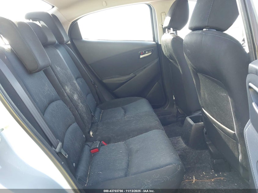 3MYDLBYV6KY502414 2019 TOYOTA YARIS photo no. 8