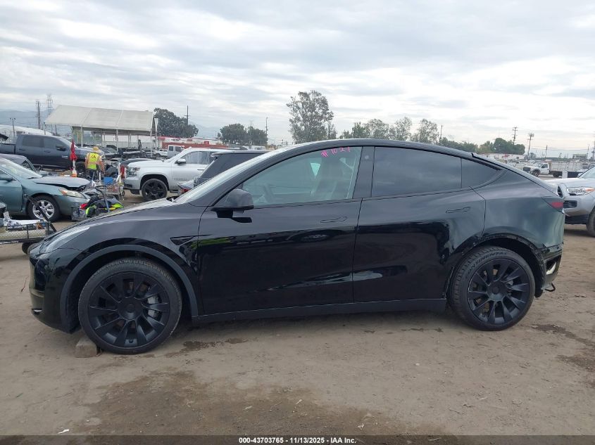2023 Tesla Model Y Awd/Long Range Dual Motor All-Wheel Drive VIN: 7SAYGDEE1PA109217 Lot: 43703765