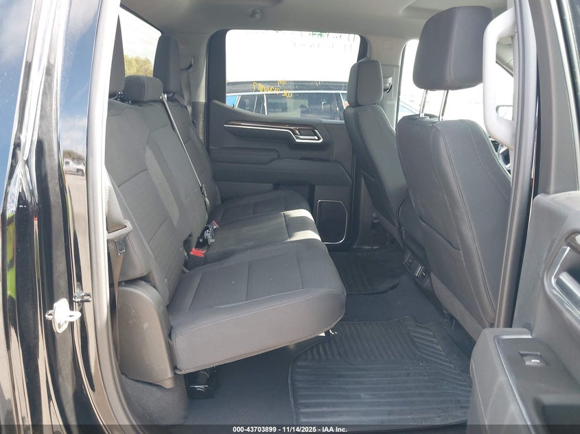 1GCUKEED8TZ136221 2026 CHEVROLET SILVERADO photo no. 8