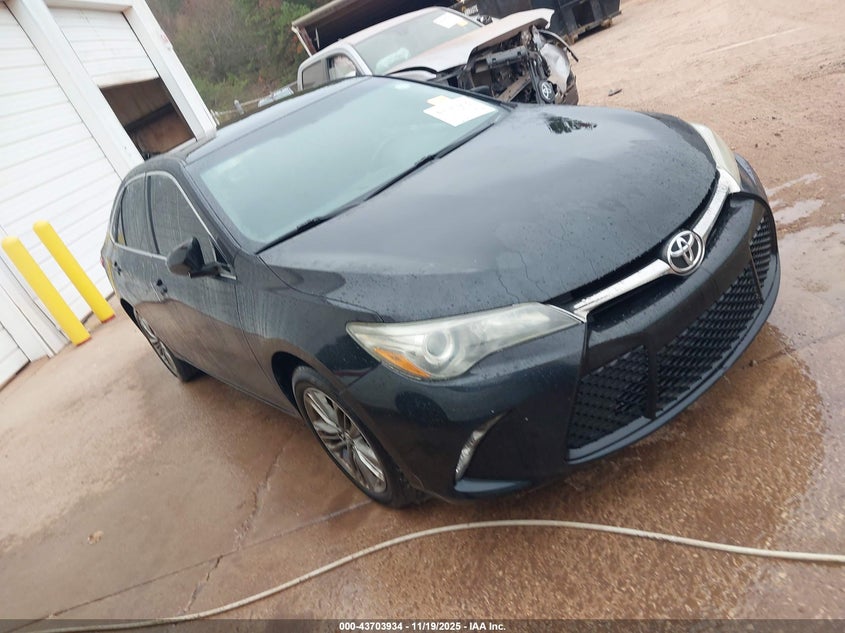 TOYOTA CAMRY SE