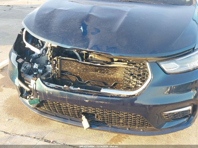 2022 Chrysler Pacifica Touring L VIN: 2C4RC1BG9NR158638 Lot: 43704064