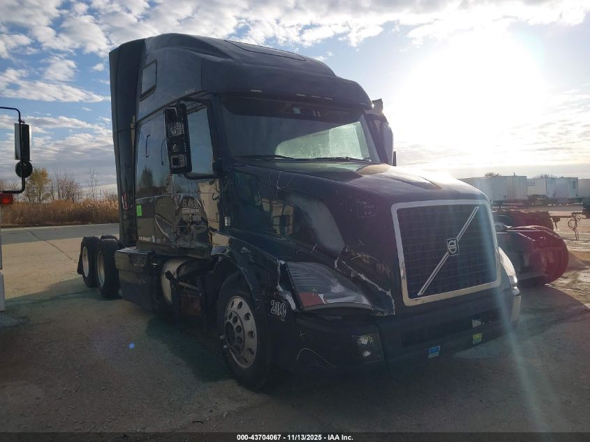 4V4NC9EJ3GN948607 VOLVO VN Photo 1