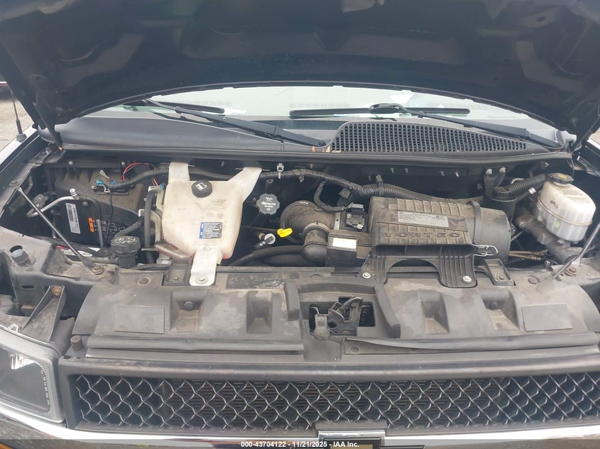 2018 Chevrolet Express 2500 Work Van VIN: 1GCWGAFBXJ1272569 Lot: 43704122