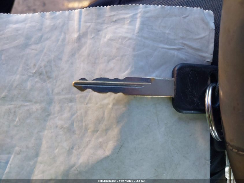 2002 Ford F-250 Lariat/Xl/Xlt VIN: 1FTNX21F82EA53163 Lot: 43704133