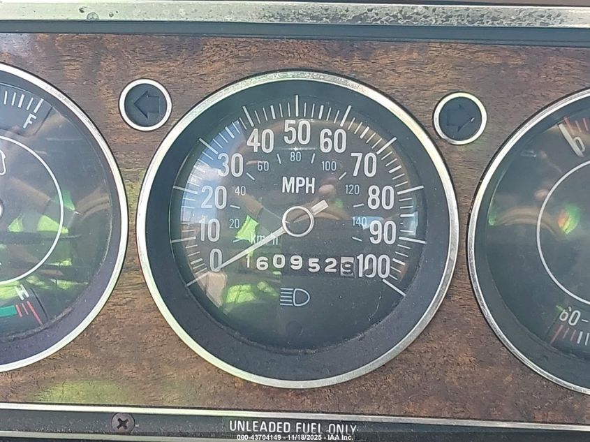 1985 Jeep Grand Wagoneer VIN: 1JCNJ15N2FT065788 Lot: 43704149