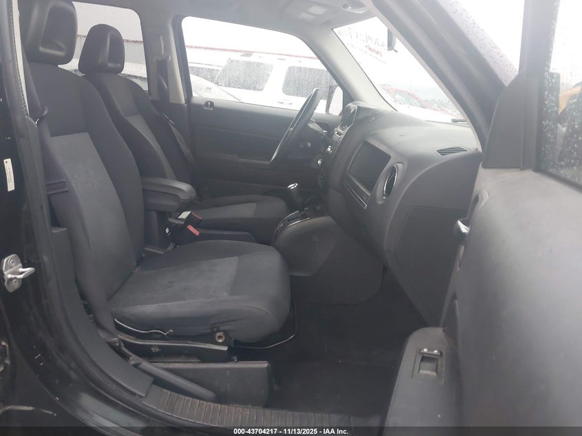 1J4FF28B49D223250 2009 JEEP LIBERTY (PATRIOT) photo no. 5