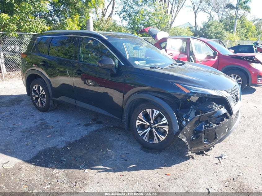 NISSAN ROGUE SV FWD