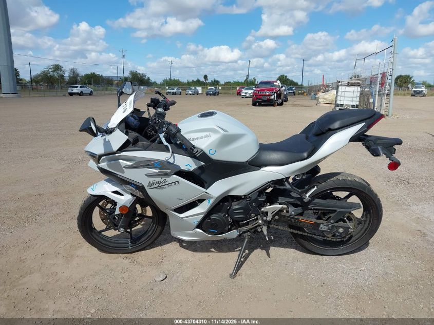 2025 Kawasaki Ex500 VIN: ML5EXGG1XSDA64516 Lot: 43704310