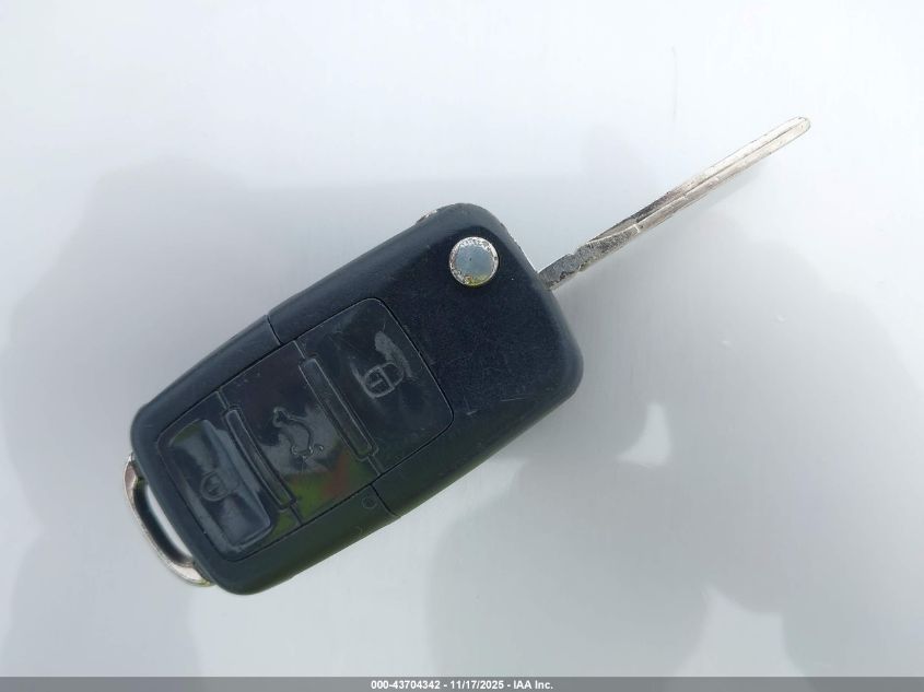 2001 Volkswagen New Beetle Gls VIN: 3VWCS21C71M408423 Lot: 43704342