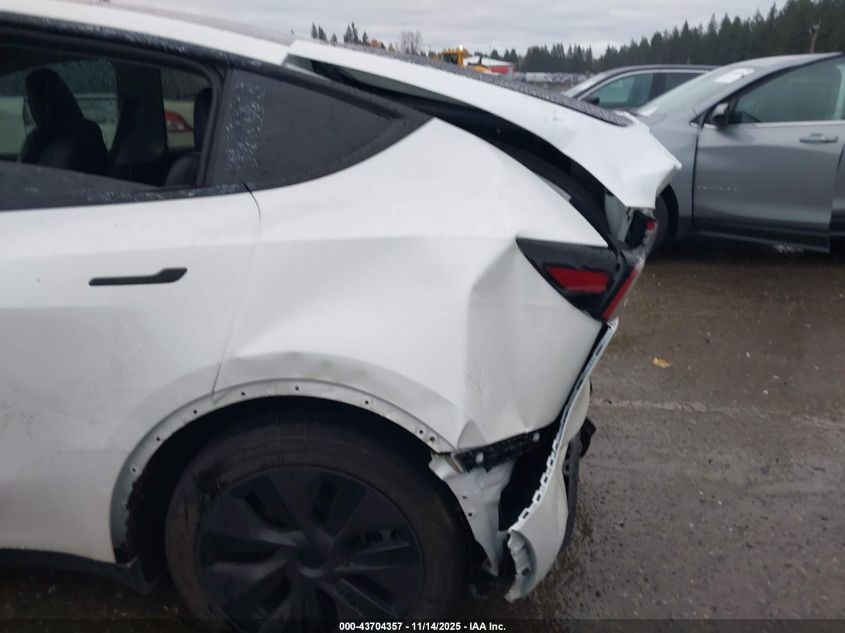 2025 Tesla Model Y Long Range Dual Motor All-Wheel Drive VIN: 7SAYGAEE5SF306207 Lot: 43704357