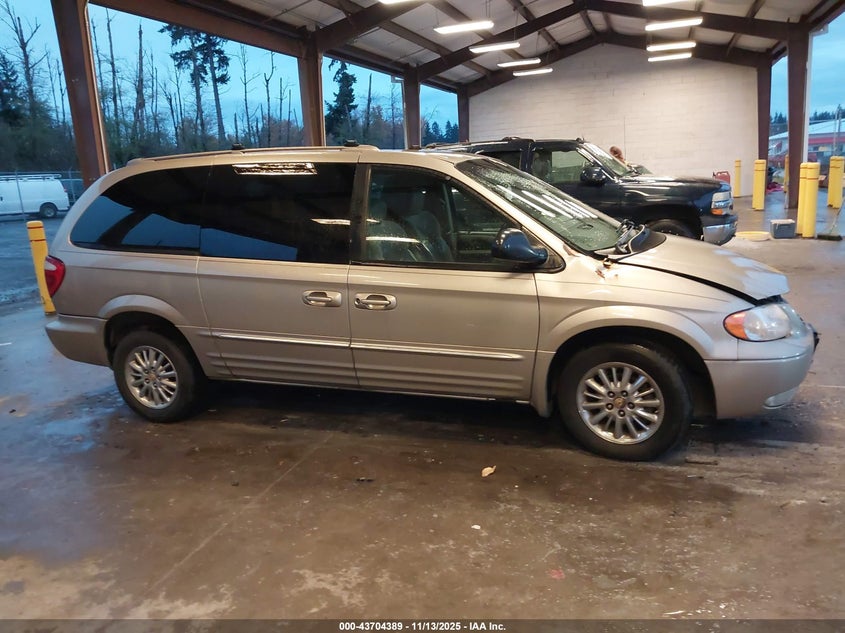 2002 Chrysler Town & Country Limited VIN: 2C8GT64L72R593425 Lot: 43704389