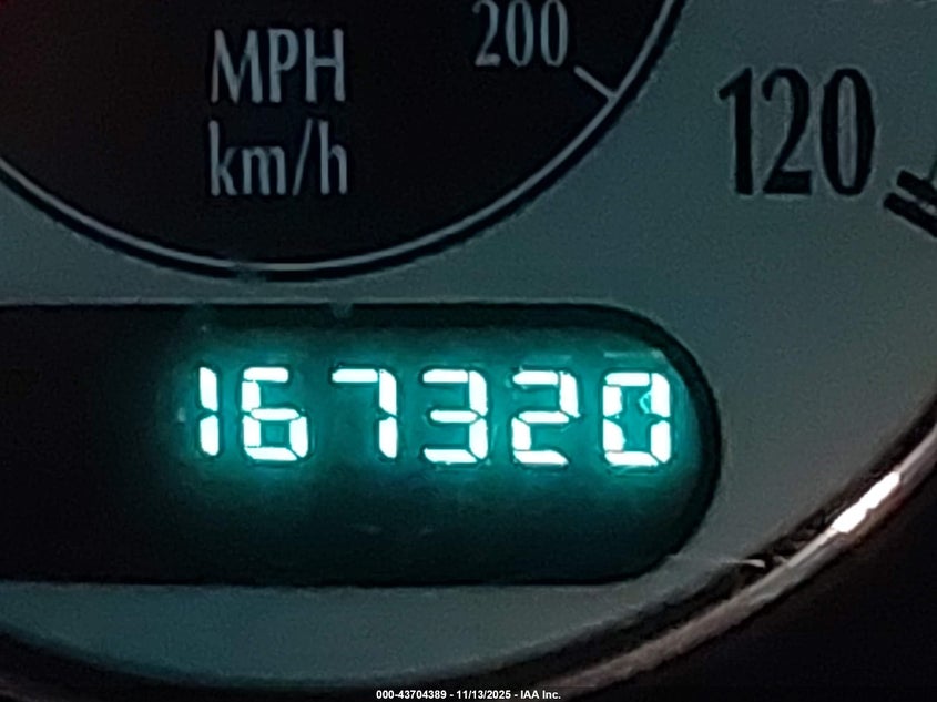 2002 Chrysler Town & Country Limited VIN: 2C8GT64L72R593425 Lot: 43704389