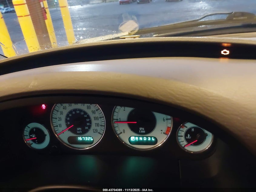 2002 Chrysler Town & Country Limited VIN: 2C8GT64L72R593425 Lot: 43704389