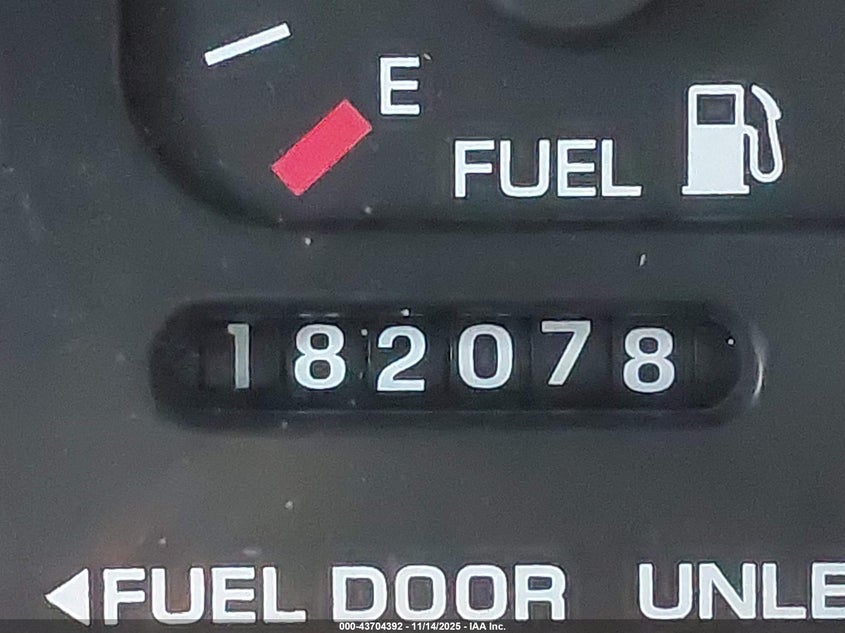 2000 Mercury Villager Estate VIN: 4M2XV14T2YDJ28393 Lot: 43704392