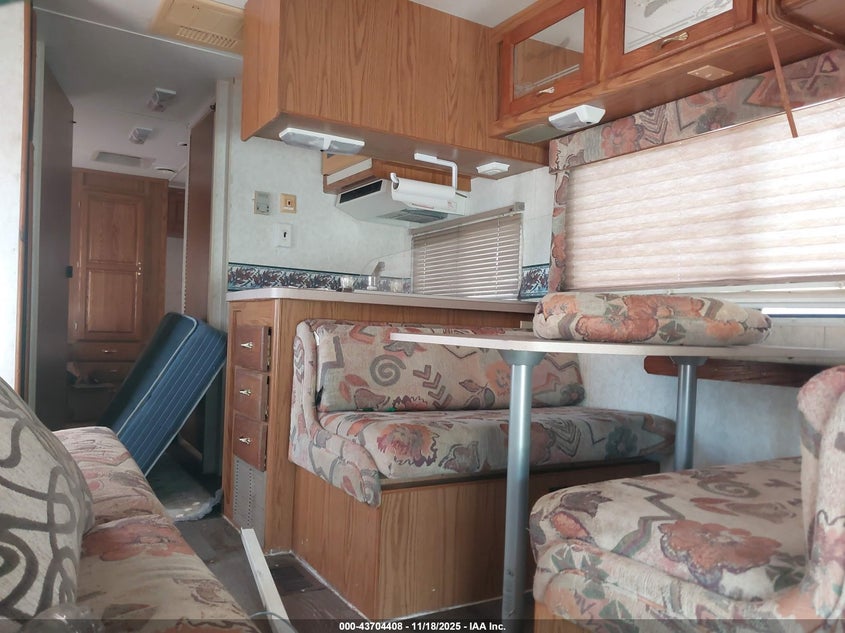 1999 Ford Econoline E450 Super Duty Cutwy Rv VIN: 1FDXE40S6XHB08798 Lot: 43704408