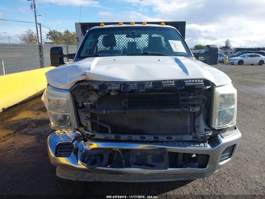 2015 Ford F-350 Chassis Xl VIN: 1FDRF3GT8FEC92639 Lot: 43704419